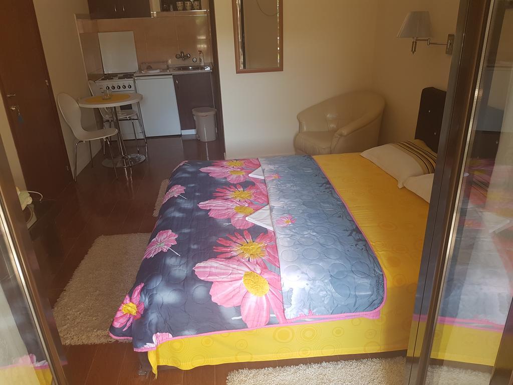 Apartments Grispolis Тиват Экстерьер фото