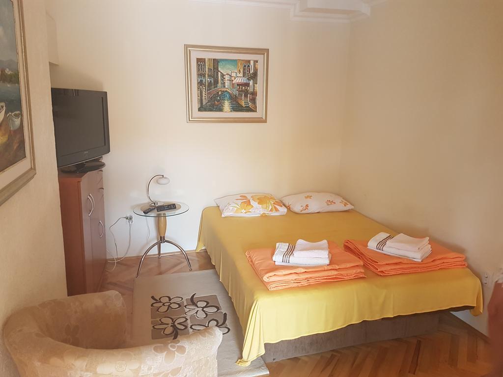 Apartments Grispolis Тиват Экстерьер фото